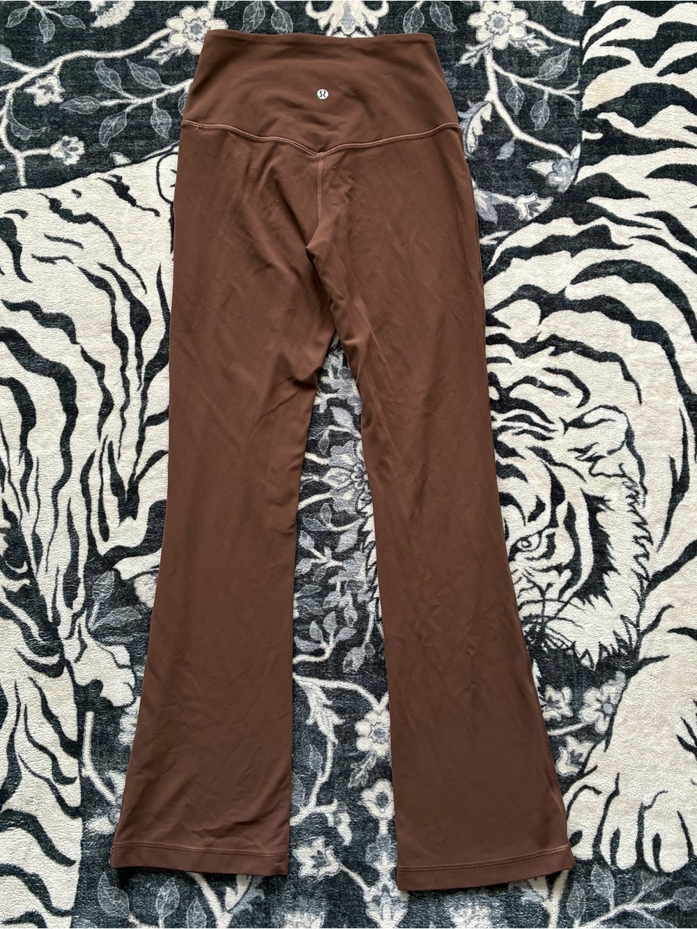 000 - WOMENS LULULEMON ATHLETICA BROWN FLARE LEGGINGS